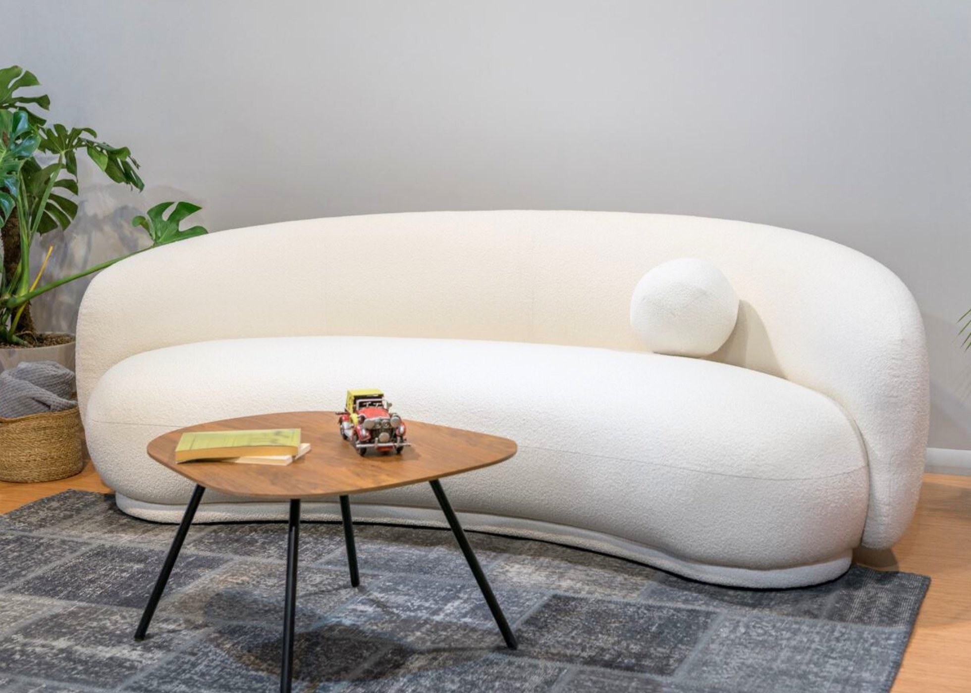 Curved sofa white deals